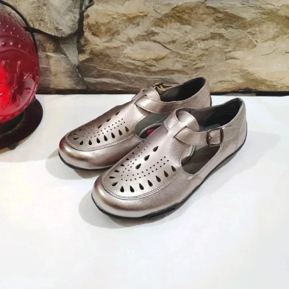 Ros Hommerson Cameo Mary Janes Pewter Leather W/ Box 7 Wide 7WW Maryjane - Picture 2 of 15